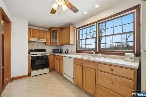 36 Page Drive Oakland NJ 07436