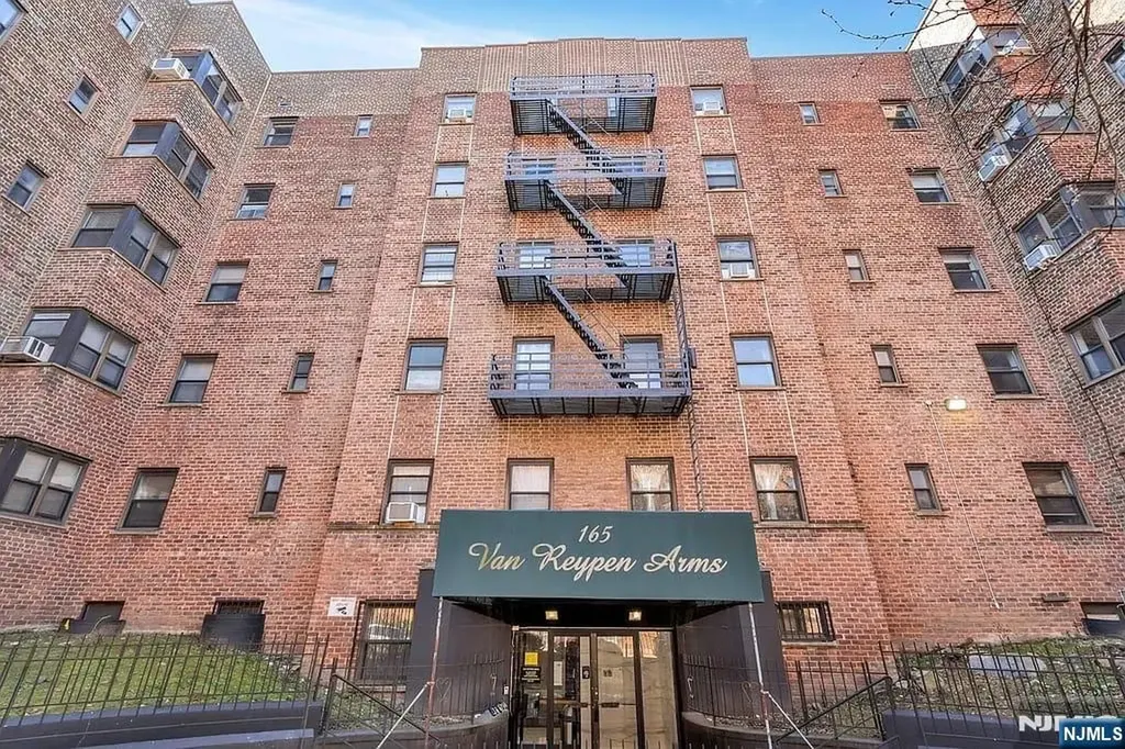 165 Vroom Street Jersey City NJ 07306