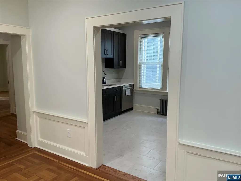 176 Weequahic Avenue Newark NJ 07112