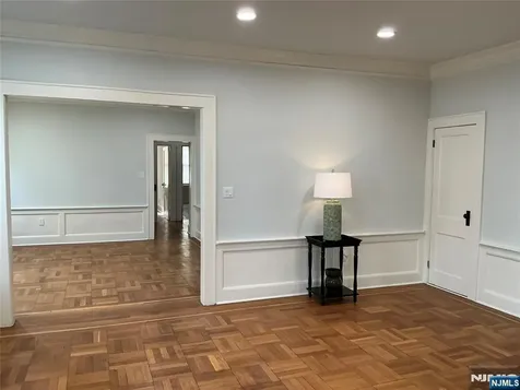 176 Weequahic Avenue Newark NJ 07112