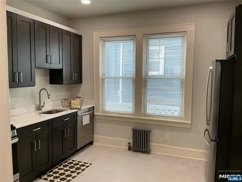 176 Weequahic Avenue Newark NJ 07112