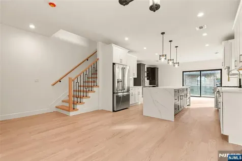230 8th Street Palisades Park NJ 07650