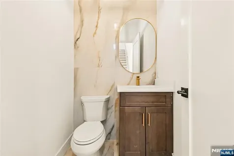 230 8th Street Palisades Park NJ 07650