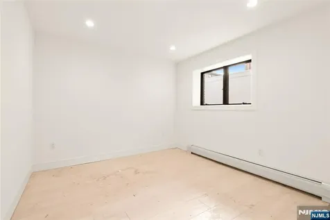 230 8th Street Palisades Park NJ 07650