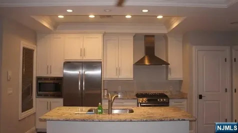 14 Marquis Court Edgewater NJ 07020