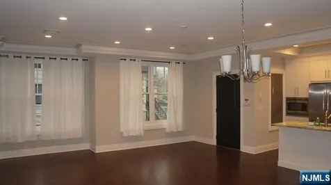 14 Marquis Court Edgewater NJ 07020