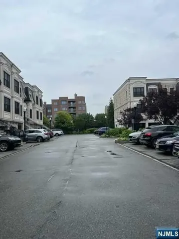 14 Marquis Court Edgewater NJ 07020