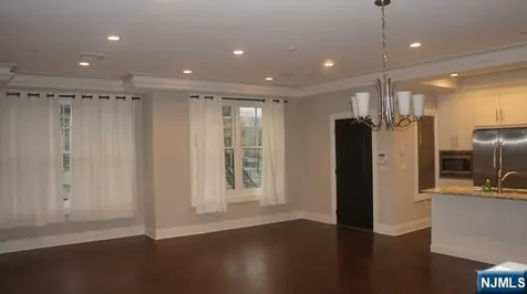 14 Marquis Court Edgewater NJ 07020