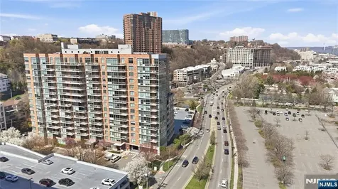 1008 Hudson Park Edgewater NJ 07020