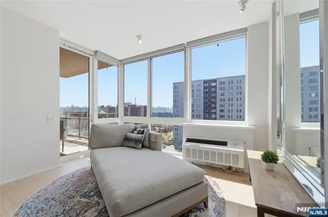 1008 Hudson Park Edgewater NJ 07020