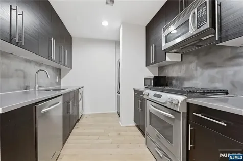 1008 Hudson Park Edgewater NJ 07020