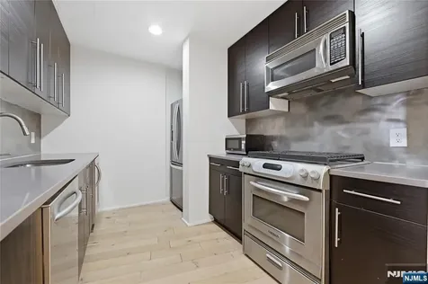 1008 Hudson Park Edgewater NJ 07020