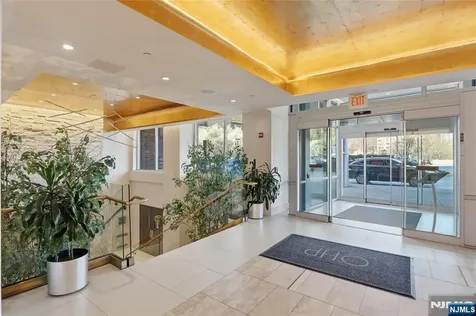 1008 Hudson Park Edgewater NJ 07020