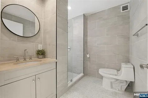 1008 Hudson Park Edgewater NJ 07020