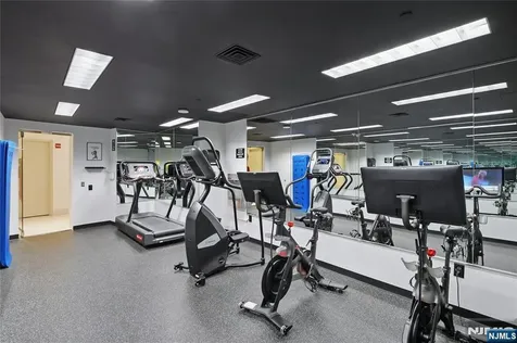 1008 Hudson Park Edgewater NJ 07020