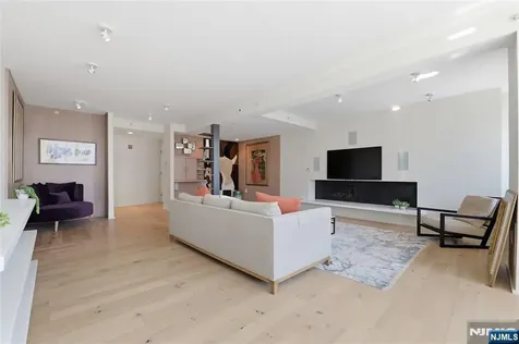 1008 Hudson Park Edgewater NJ 07020