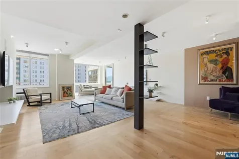 1008 Hudson Park Edgewater NJ 07020