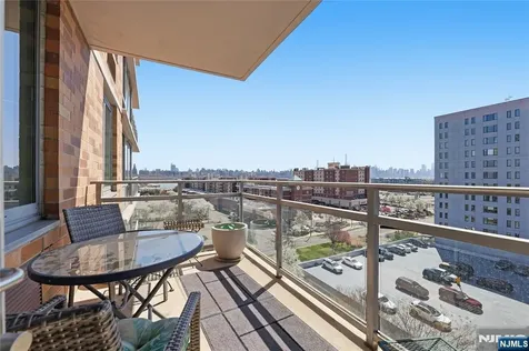 1008 Hudson Park Edgewater NJ 07020