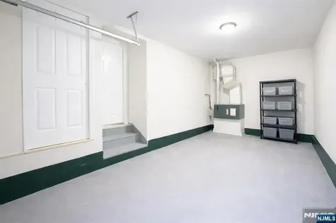 48-50 Holland Street Newark NJ 07103