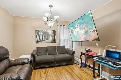 762 Lafayette Avenue Hawthorne NJ 07506