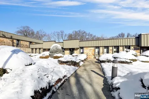 466 Old Hook Emerson NJ 07630