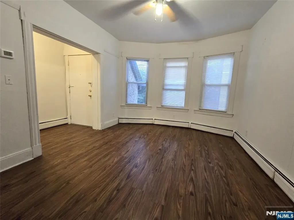 54 Stuyvesant Avenue Lyndhurst NJ 07071