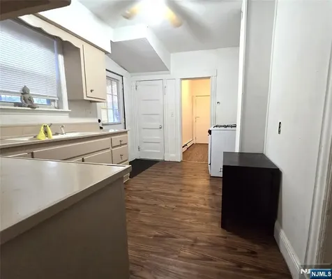 54 Stuyvesant Avenue Lyndhurst NJ 07071