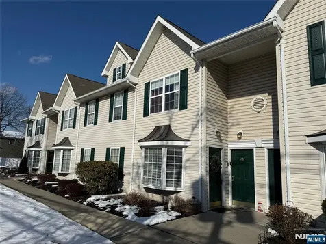 37 Chanda Court Clifton NJ 07012