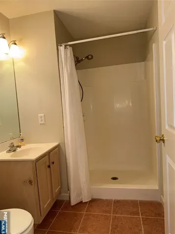 37 Chanda Court Clifton NJ 07012