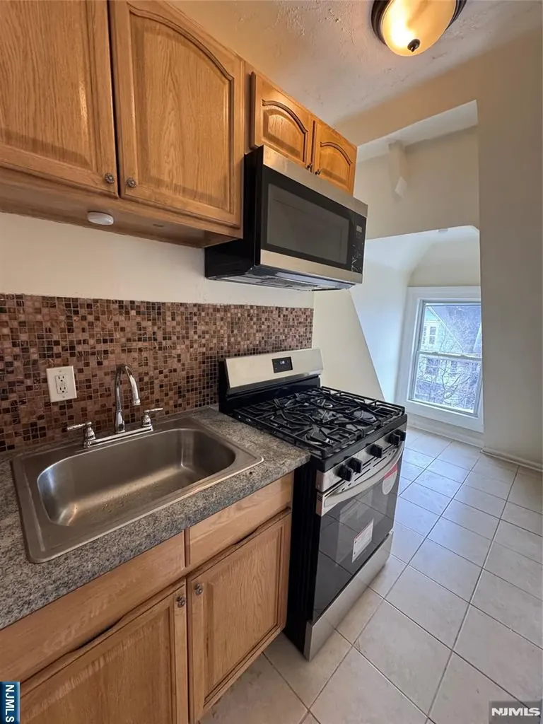 133 Seymour Avenue Newark NJ 07108