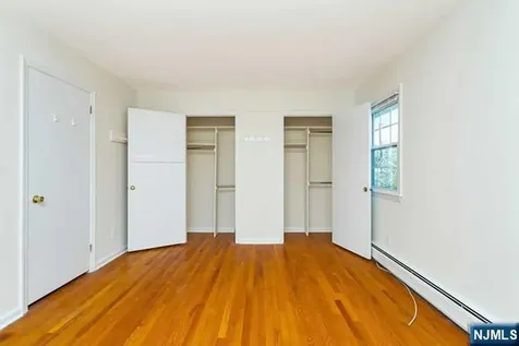 156 Bank Street Midland Park NJ 07432