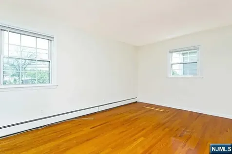 156 Bank Street Midland Park NJ 07432