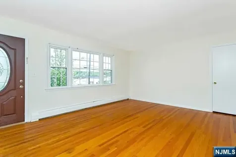 156 Bank Street Midland Park NJ 07432