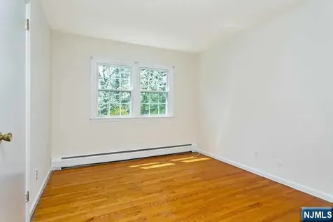 156 Bank Street Midland Park NJ 07432