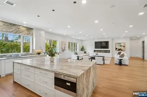 50 Roberts Road Englewood Cliffs NJ 07632