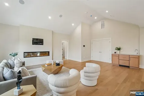50 Roberts Road Englewood Cliffs NJ 07632