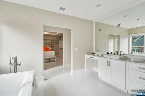 50 Roberts Road Englewood Cliffs NJ 07632