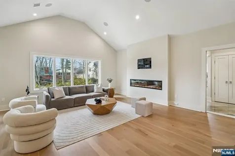 50 Roberts Road Englewood Cliffs NJ 07632