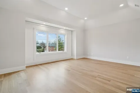 50 Roberts Road Englewood Cliffs NJ 07632