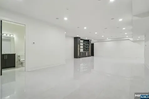 50 Roberts Road Englewood Cliffs NJ 07632