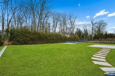 50 Roberts Road Englewood Cliffs NJ 07632
