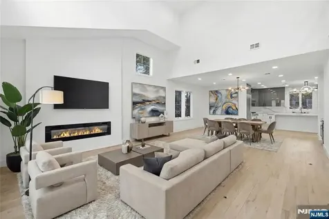42 Harvey Street Closter NJ 07624