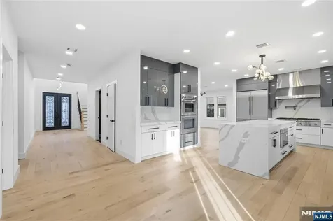 42 Harvey Street Closter NJ 07624