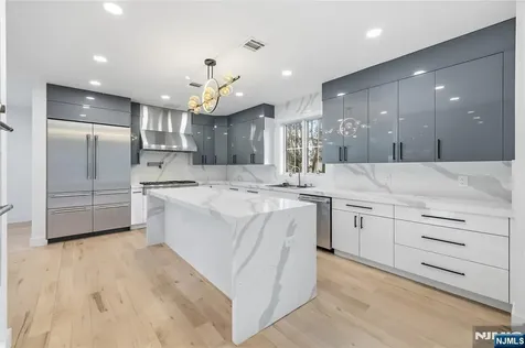 42 Harvey Street Closter NJ 07624