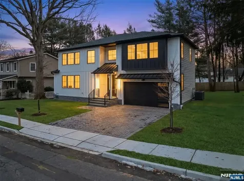 42 Harvey Street Closter NJ 07624