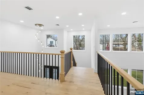 42 Harvey Street Closter NJ 07624