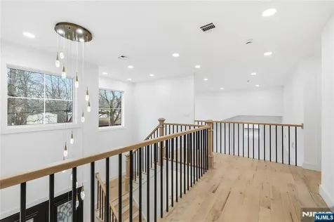 42 Harvey Street Closter NJ 07624
