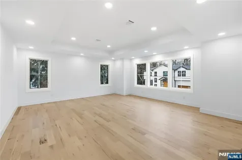42 Harvey Street Closter NJ 07624