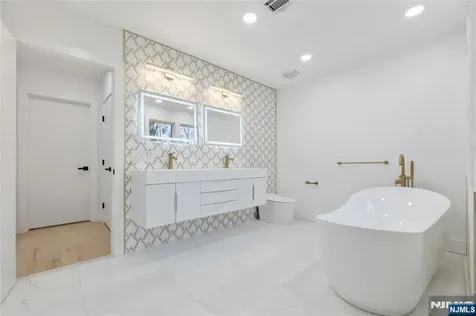 42 Harvey Street Closter NJ 07624