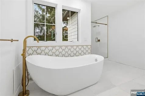 42 Harvey Street Closter NJ 07624